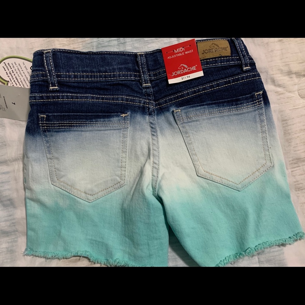 Little girls shorts - Picture 2 of 3